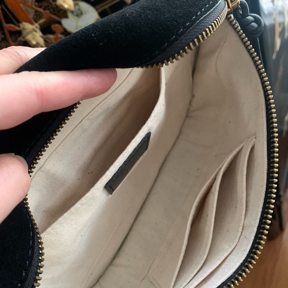 Very chic genuine high end leather/suede crossbody or belt/waist bag. - Picture 6 of 10